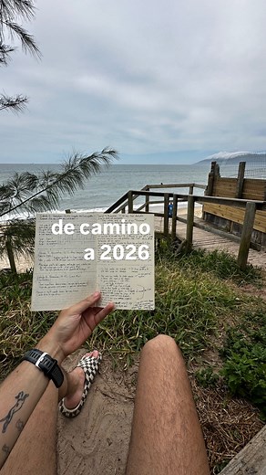 Este video toca uno de los puntos clave que voy a hablar dentro del webinar: “No empieces otro año sin dirección” ~ es gratis y puedes registrarte comentando “clase” en este vídeo. . #organización #productividad #20s | Azur Tejada - Fuera del Mapa
