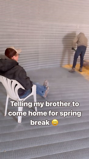 8.5K views · 235 reactions | Free help is better than no help! #springbreak #farming #agriculture #grain #farm #farmlife | HiTech Farmer | Facebook