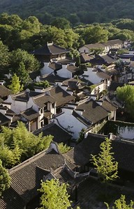 #Wuxi Huishan Clay Figurines, one of China's national intangible cultural heritages, have been passed down through generations for more than 400 years. The ancient craft brings clay to life using traditional molds and an artistic imagination. #culturalheritages https://fal.cn/3cv9w | Wuxi, China