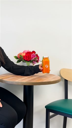 Why is Fresh & Pressed Juice the best juice bar around? Because we keep it real. ✨ 100% organic 🥒 Always fresh 🌿 Gluten-free & dairy-free 💚 Served with love and great vibes every time Why do you love Fresh & Pressed?? 👇👇👇 #juicebar #dairyfree #glutenfree #smoothie #foodie #organic #metrodetroit | Fresh And Pressed Juice