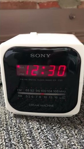 Vintage Sony Dream Machine Clock Radio ICF-C121