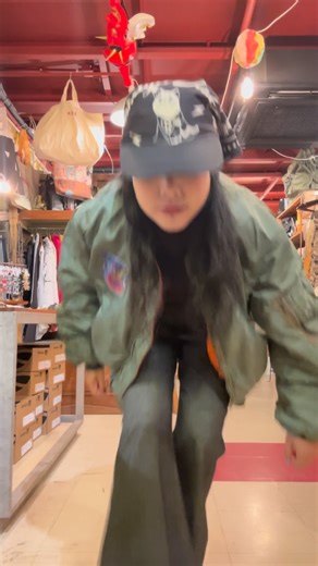 文化屋雑貨店 Bunkaya Zakkaten on Instagram: "秋冬文化屋outfits! 凍凍凍！ 把握著厚衫機會❤️ 文化屋幫你準備寒衣🙌🏻 要品牌有品牌！要古著有古著！"
