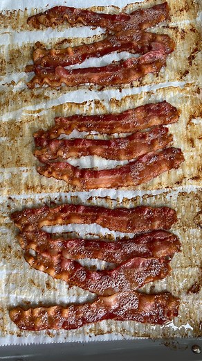 Carissa Stanton Dutina on Instagram: "Bacon makes everything better, so I figured I’d finally make a video for my Perfect Crispy Oven Bacon 🥓 This method is the BEST way to make bacon not only because it gives you perfectly crispy bacon every single time, but it’s also mess free. It’s the only way to do it, trust me! . Place your bacon in an even layer on a baking sheet lined with parchment paper or aluminum foil. Place in the cold oven then set the heat to 425 degrees. This renders the fat giv