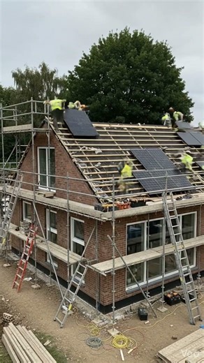 Modernizing a Brick House with Solar Panels ☀️