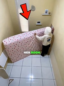 She Thought the Mattress Would Never Fit 😳🛏️