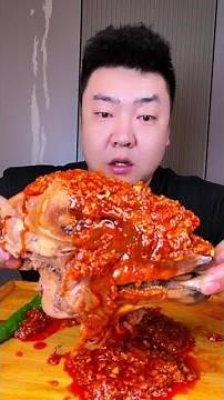 It's so satisfying to eat meat in big bites Lamb head is incredibly delicious I'm dying of craving