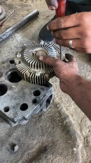 @Mechanic sooudi follow #asmr #satisfying #mechaniclife #fypシ゚viral #reelsfb #mechanic #viral #fall2024 #fall2024 #fypシ゚ #autotech