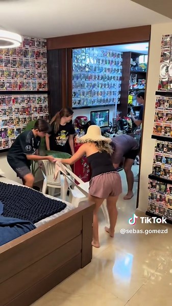 Respuesta a @holas 😮‍💨😮‍💨😮‍💨 detrás de cámaras de benito antonio martínez ocasio 😈🐰🇵🇷 acho pr es otra cosa 📸 #badbunny #pr #fyp #badbunnypr #detrasdecamaras @GOYO @Bad Bunny