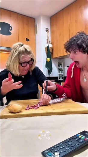 Pranks on Mom Family Humor🤣#funnytiktok #funnyprank #prankvideo
