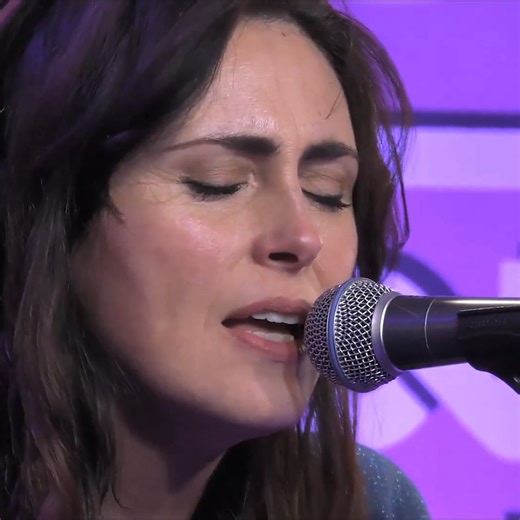 Within Temptation - Supernova (Acoustic) (Album: Resist) #withintemptation #SharonDenAdel #metal #rock | Sharon den Adel Brasil