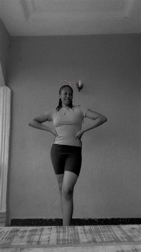 🚨 𝒀𝒐𝒖𝒓 𝑼𝒓𝒊𝒏𝒆 𝑰𝒔 𝑵𝒐𝒕 𝑺𝒖𝒑𝒑𝒐𝒔𝒆𝒅 𝒕𝒐 𝑺𝒎𝒆𝒍𝒍 𝑳𝒊𝒌𝒆 𝑻𝒓𝒐𝒖𝒃𝒍𝒆 🚨 Let’s be honest. If you flush and immediately turn back to inspect… this post is for you. Your urine is not just “waste.” It’s a free daily lab test your body gives you. Here’s what it might be trying to say: 🟡 1. Dark Yellow Like Fanta? Relax, you’re probably just dehydrated. Normal urine should be pale straw colored. If it’s deep yellow or amber, your kidneys are conserving water. Translation: 👉 “P