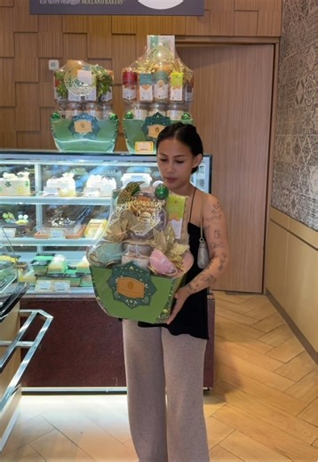 Belanja Sembako untuk Securiti dan Tukang Sampah