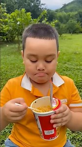 Great idea💡 Simple, and you can use it too.#camping #survival #lifehacks #noodles