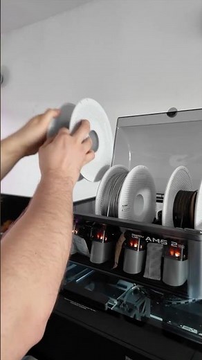 How to put filament into your Bambu Lab AMS - Tips & Tricks | FormFabrica