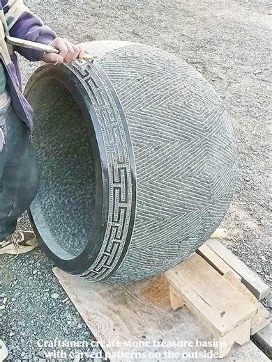 Craftsman create stone treasure basins with carved patterns on the outside.#craft #work