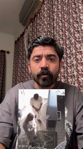 Robber Collapses During Prayer #Namaz #CCTVFootage #IslamicReminder #Robbery #ViralVideo