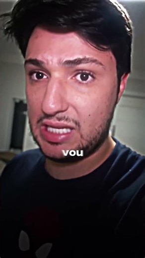 A VIZINHA DEU UM BEIJO NO DEDÉ NA FRENTE DA PATY