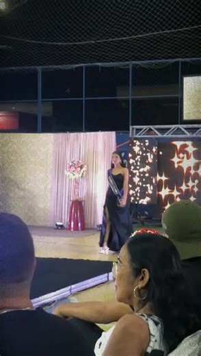 Desfile de Miss na Escola: Dicas e Roupas para Arrasar na Passarela