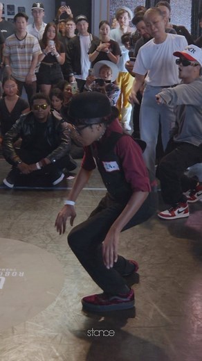 amazing control @thisrobotcannothuman 🤖 btw, I want @beast.salonga next to us everywhere hyping us up 📍 @unimatedance #animation | Stance