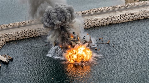 Watch how the US Navy destroyed 16 Iranian boats