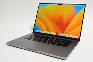 【Hothotレビュー】 M2 Max、96GBメモリ、4TB SSDのMacBook Proを堪能。化け物スペックをM1 Ultra/Max搭載機と比べるとどうなるか？