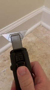 Probably one of the coolest utility knives ever. There is a catch though, it uses proprietary blades. Comment link and I’ll dm you the link to buy it #diy #toolsofthetrade | Tools in Action