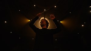 A scandalous, explosive, epoch-making masterpiece. We’re having the most thrilling time performing Stravinsky’s hair-raising Rite of Spring from memory. And it’s not over just yet. Join us for our final two performances at the BBC Proms on Sat 2 September. ‘The Glorification of the Chosen One’ from Stravinsky’s The Rite of Spring. Filmed at Alexandra Palace Theatre on Monday 14th August 2023. Director of Photography · Will Hazell Audio Producer · Myles Eastwood Assistant Camera · Oli Robertshaw 