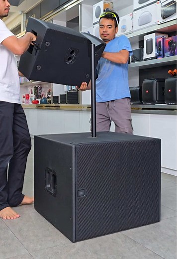 JBL VRX932LAP Sound Test with SRX918S Subwoofer