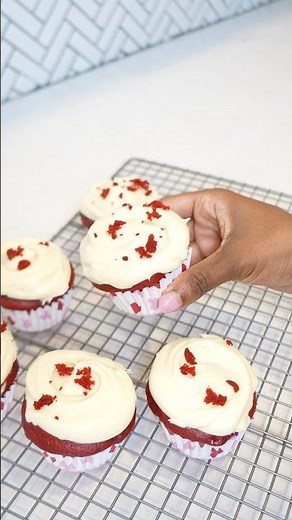 How to make boxed cake mix taste better! Red velvet cupcakes! #dessert