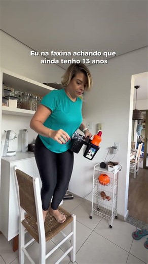 Pelo menos os produtos de limpeza continuam intactos e organizados no cesto da Nitron 😂🧹 #shorts