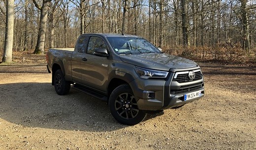Essai vidéo - Toyota Hilux 2021 : l'utilitaire à l'agréable
