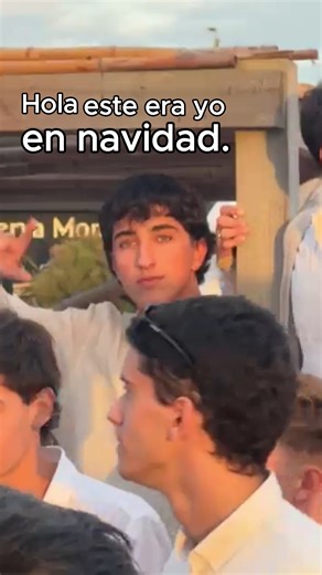 mira la cara de boludo q tenía, no tenía idea💗🫡 gracias por todo, el tema ya llegó a un millón de visitas. jams me imagine q íbamos a llegar a tanto desde nuestra creatividad y el estudio en mi cuarto🥹🫂 este viernes en @luzutv con @PEPU así que atentos. se viene temita de los pibeeess @Nico Valdi #temadelverano #eltemadelverano #musica #faraway #igottafeeling