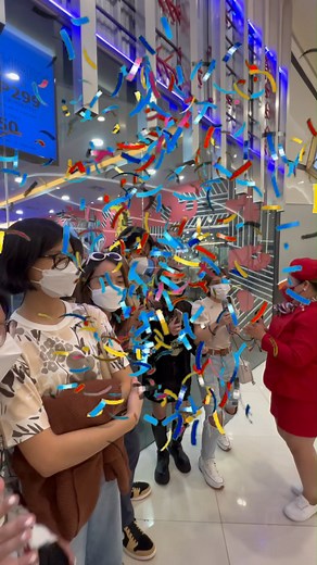 We had fun with SM Elevator Girl's Guess The Christmas Song Title game! 🎄✨ What about you? Naka perfect score ka na ba? 👀 Php 10,000 worth of SM Gift certificates are waiiiiiving! 😎 Click this link to join 👉🏼 https://gosm.link/XMASEmojiQuizFB | SM Mall of Asia Official