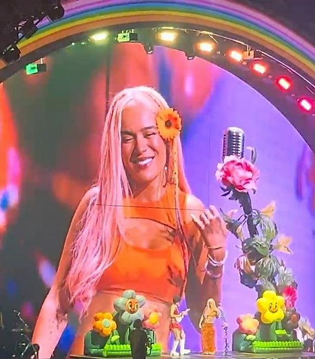 Karol G Mañana Será Bonito Berlín 2024 Acoustic Mientras me curo del cora