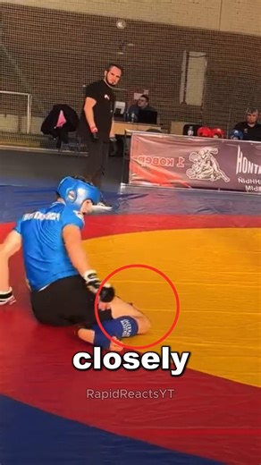 He Fixed His Knee Mid-Fight 😳
