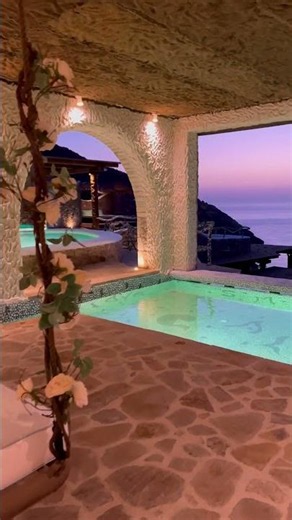 This suite exceeds all expectations!🌅✨