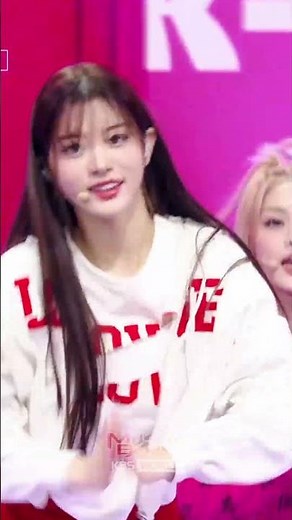 Tick-Tack - ILLIT #ILLIT #Tick-Tack #アイリット #아일릿 #Shorts #MusicBank | KBS WORLD TV