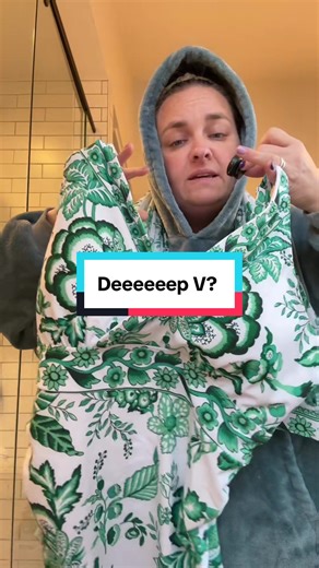 👙 “I forgot I was a mom in this.” 🧵 Tummy control, mesh ruching, & a matching sarong = confidence activated. ☀️ Perfect for chasing toddlers, lounging with wine, or that first beach trip post-baby. 🛍️ TikTok found it first — limited stock & full coverage approved. #MomSwimStyle #TikTokSwimFind #ModestButMakeItCute #VacationReady #TummyControlSwimwear