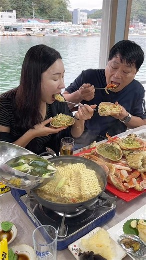 영덕 강구항 35년 노포 대게 찐먹방 #안동대게횟집71호 30% 저렴한 숨은맛집#영덕맛집 #영덕대게맛집 #영덕여행 #강구맛집