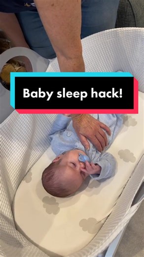 Try this calming containment hold when putting your baby down to sleep. Containment holds help your baby feel secure and can help them settle 💤 #mumsoftiktok #babysleeptips #parentsoftiktok #babysleephacks #MomsofTikTok #newmum #babytiktok #newbornbaby #babysleepexpert