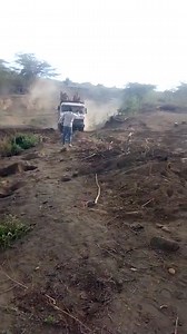 Si mnaona vile zinakatalianga kwa mlima inarundi reverse alafu...