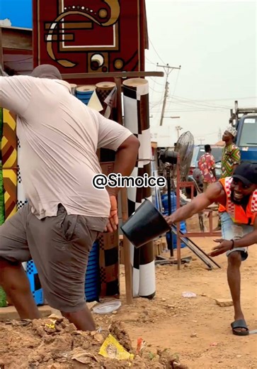 Hilarious Fat Man Dance Prank with Water Splashing!