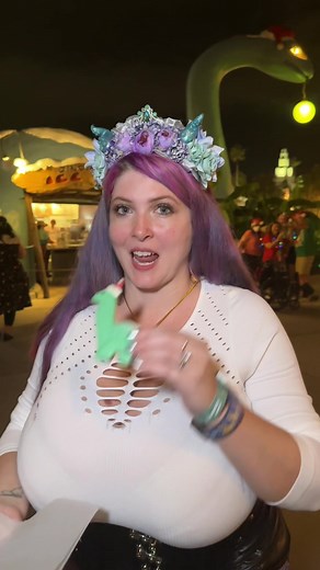 Sorry my first instinct is always to put the #head into my #mouth … and #biteitoff 😂. From the first night of Jollywood.