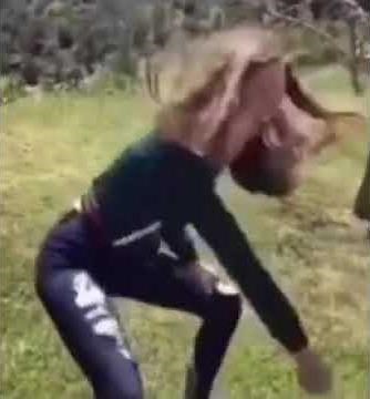 Stan Twitter: woah vicky fighting the air