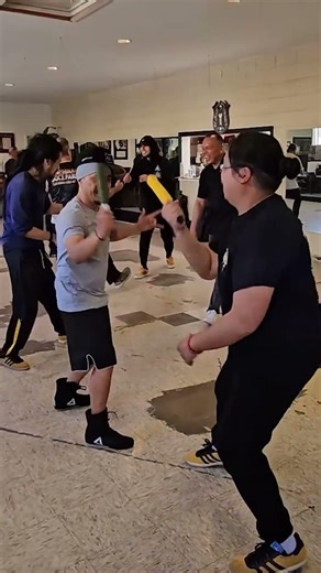 Simulating knife work: VSCK FILIPINO MARTIAL ARTS SEMINAR IN SAN DIEGO ￼