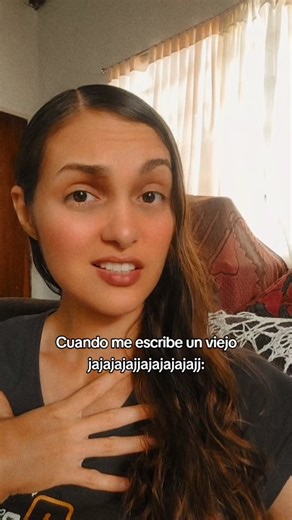 Flo Styles on Instagram: "Jajajajajajajajaj sape gato🤣🤣🤣 #fypシ゚ #humor #videoviral #comedia #reels"