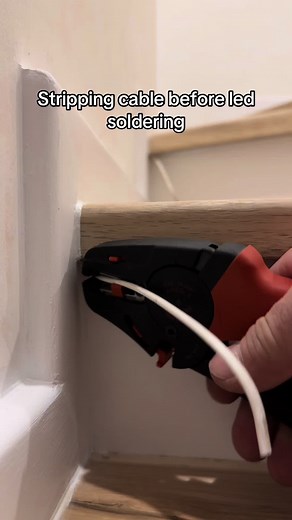 Best combo for stripping cable using Wiha 42062 and Fujiya Kurokin 770-150BG #wiha #wihatoolsthatworkforyou #fujiyatools #CapCut @wihaofficial @Wiha Tools USA & Canada @wihauk @FUJIYATOOL