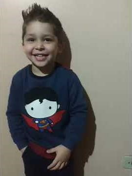 Criança mostra o Pinto,Meu filho Gael mostra o pinto