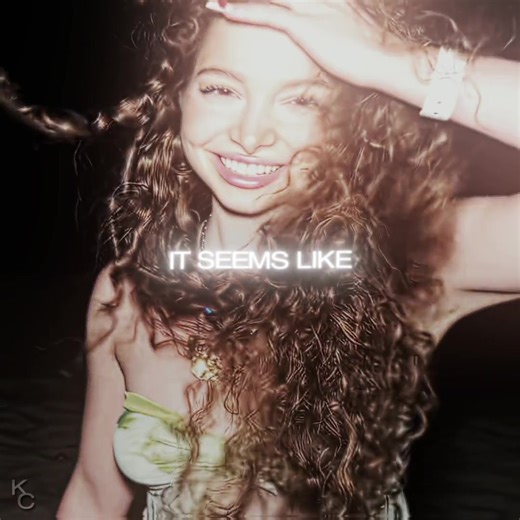 2 phút hon — sunday version cause why haven’t i seen one yet @sundaykalogeras ————— rm/ib :: samimii._gold cc :: m6ndoh (edited) ps :: me ————— 🏷️ :: @emma @haunting @lyria ᢉ𐭩 @clxudy @monz @𝓶𝓪𝓻 @𝗺𝗶𝗹 @nithya @katie ————— #kalogerassisters #edit #fyp #sundaykalogerasedit #sundaykalogeras ————— sunday kalogeras edit 2 phut hon trend tiktok viral fyp after effects idk what else 💗