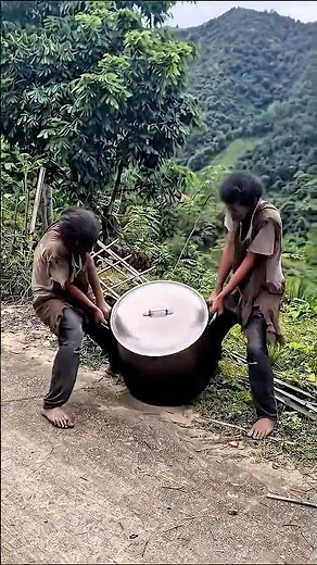 Two Zombies Cook a Super Spicy Thai Hot Pot That Even Hell Can’t Handle#martialarts #couple